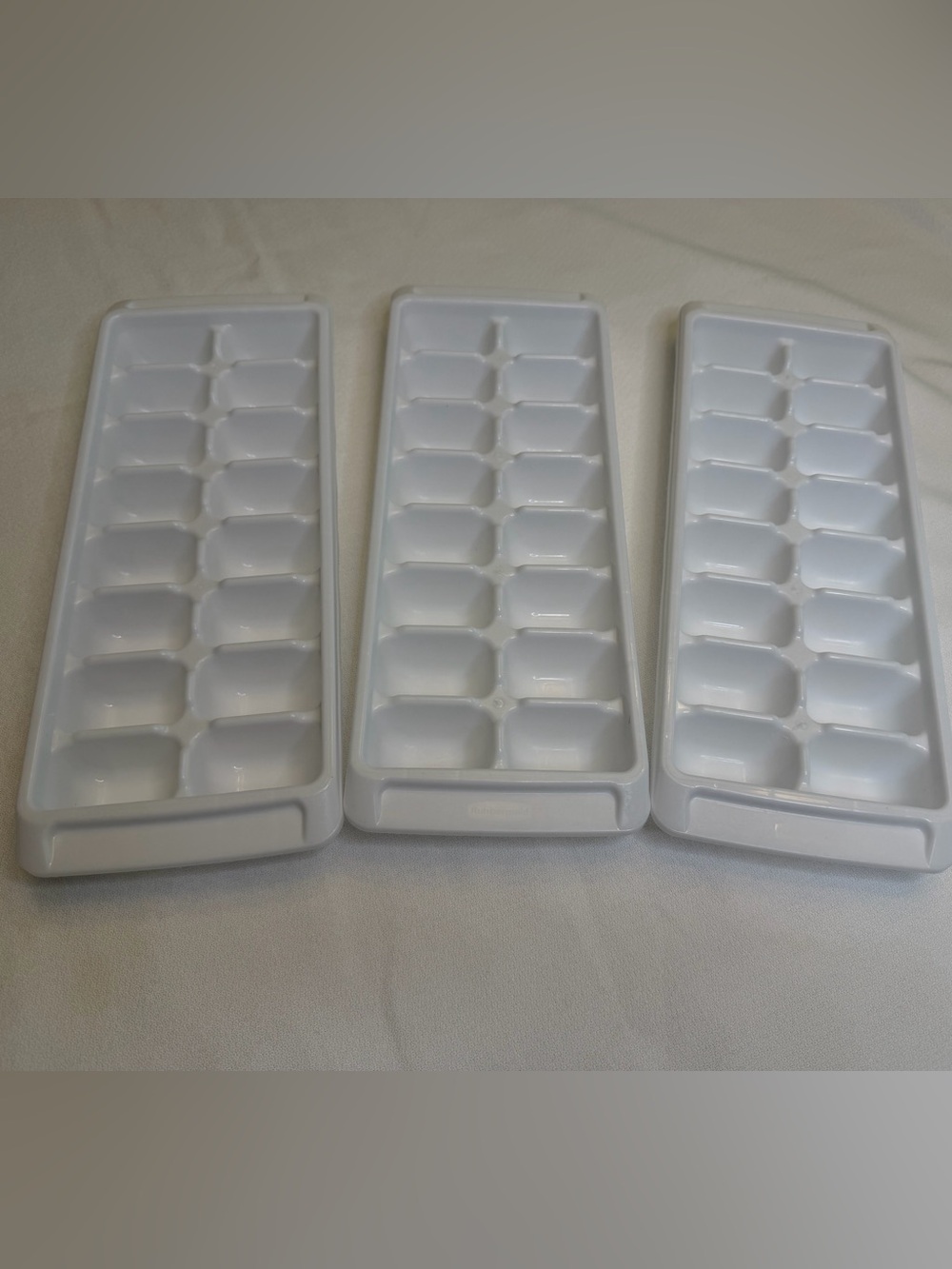 Vintage Rubbermaid 2867 White Easy Release Ice Cube Trays Set of 3 Made in USA